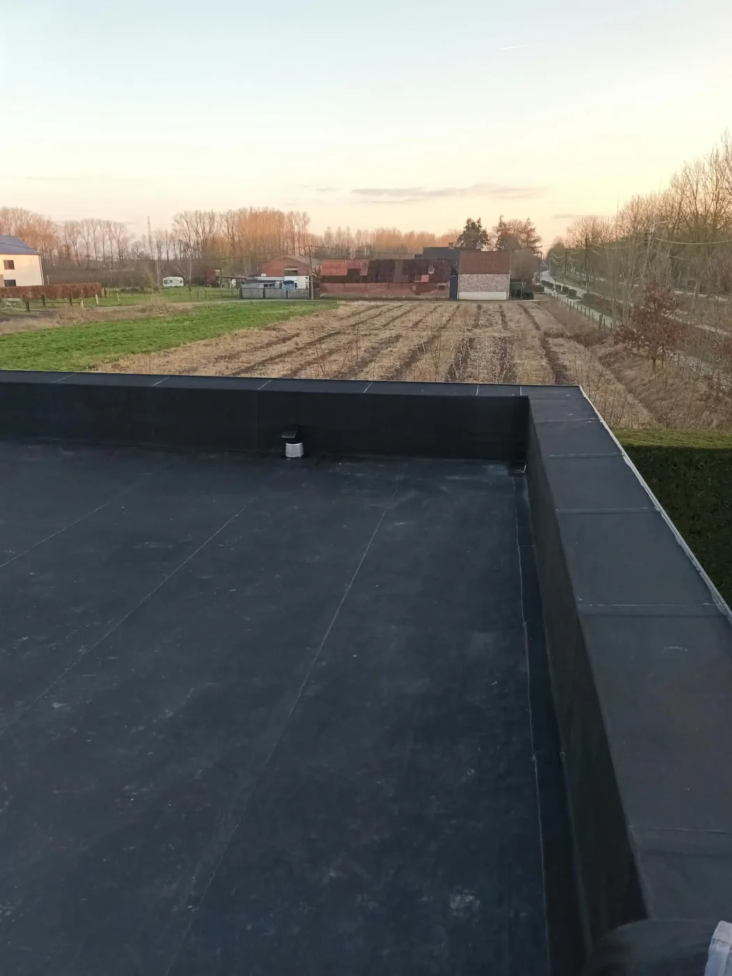 Toiture plate réalisée
